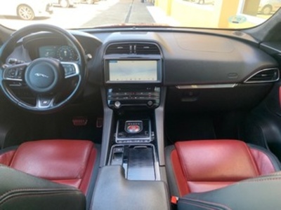 Jaguar F-PACE 2.0L i4D R-Sport Auto 132 kW (180 CV) Jaguar F-PACE 2.0L i4D R-Sport Auto 132 kW (180 CV)