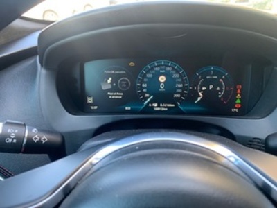 Jaguar F-PACE 2.0L i4D R-Sport Auto 132 kW (180 CV) Jaguar F-PACE 2.0L i4D R-Sport Auto 132 kW (180 CV)