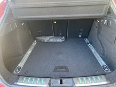 Jaguar F-PACE 2.0L i4D R-Sport Auto 132 kW (180 CV) Jaguar F-PACE 2.0L i4D R-Sport Auto 132 kW (180 CV)