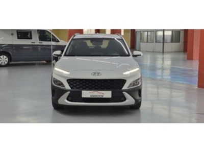 Hyundai Kona 1.6 GDI HEV Maxx DCT 104 kW (141 CV) Hyundai Kona 1.6 GDI HEV Maxx DCT 104 kW (141 CV)