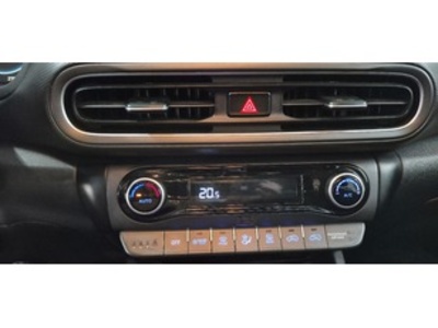 Hyundai Kona 1.6 GDI HEV Maxx DCT 104 kW (141 CV) Hyundai Kona 1.6 GDI HEV Maxx DCT 104 kW (141 CV)