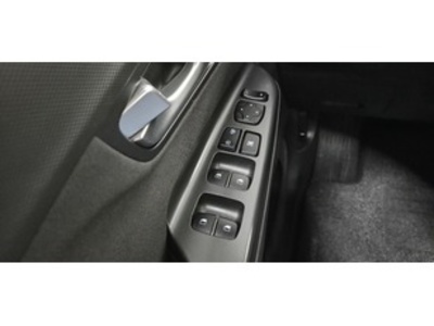 Hyundai Kona 1.6 GDI HEV Maxx DCT 104 kW (141 CV) Hyundai Kona 1.6 GDI HEV Maxx DCT 104 kW (141 CV)