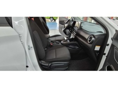 Hyundai Kona 1.6 GDI HEV Maxx DCT 104 kW (141 CV) Hyundai Kona 1.6 GDI HEV Maxx DCT 104 kW (141 CV)