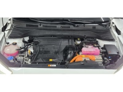 Hyundai Kona 1.6 GDI HEV Maxx DCT 104 kW (141 CV) Hyundai Kona 1.6 GDI HEV Maxx DCT 104 kW (141 CV)