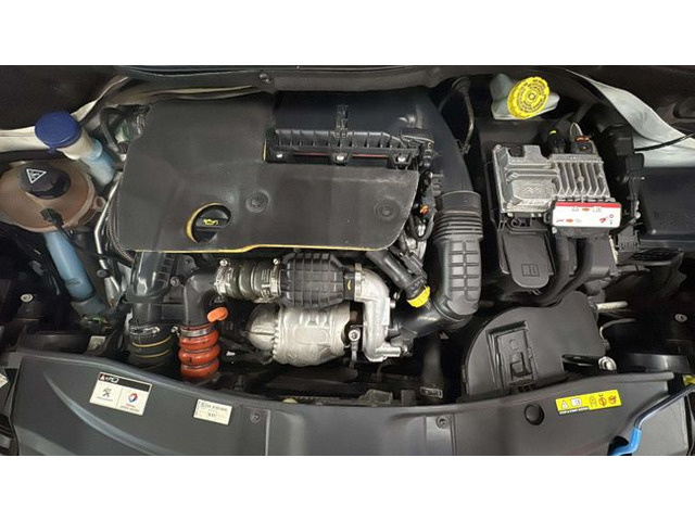 Peugeot2008 BlueHDi 100 S&S Allure 73 kW (100 CV) Vehículo usado en Barcelona - 17