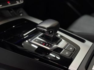 Audi Q5 TFSIe S Line 50 quattro-ultra 220 kW (299 CV) S tronic Audi Q5 TFSIe S Line 50 quattro-ultra 220 kW (299 CV) S tronic