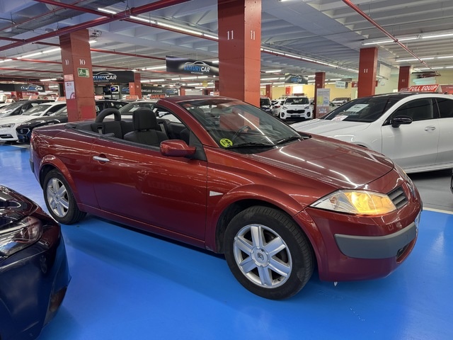 RenaultMegane Coupe Cabrio 1.6 16v Confort Authentique 83 kW (115 CV) Vehículo usado en Barcelona - 25