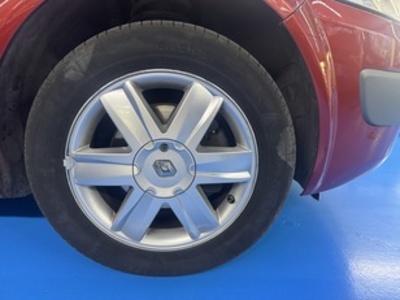 Renault Megane Coupe Cabrio 1.6 16v Confort Authentique 83 kW (115 CV) Renault Megane Coupe Cabrio 1.6 16v Confort Authentique 83 kW (115 CV)