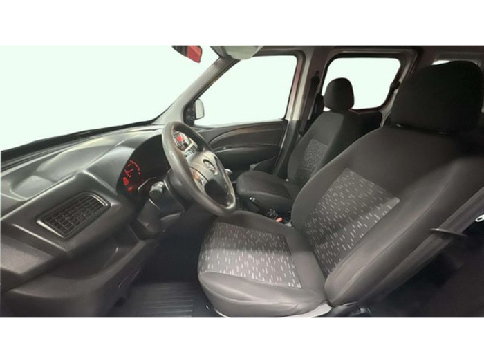 OpelCombo Tour 1.3 CDTI Expression L1H1 70 kW (95 CV) Vehículo usado en Barcelona - 9 OpelCombo Tour 1.3 CDTI Expression L1H1 70 kW (95 CV) Vehículo usado en Barcelona - 9