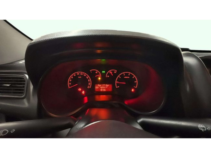 OpelCombo Tour 1.3 CDTI Expression L1H1 70 kW (95 CV) Vehículo usado en Barcelona - 15 OpelCombo Tour 1.3 CDTI Expression L1H1 70 kW (95 CV) Vehículo usado en Barcelona - 15