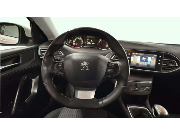 Peugeot308 1.2 PureTech S&S Active 96 kW (130 CV) Vehículo usado en Barcelona - 13 Peugeot308 1.2 PureTech S&S Active 96 kW (130 CV) Vehículo usado en Barcelona - 13