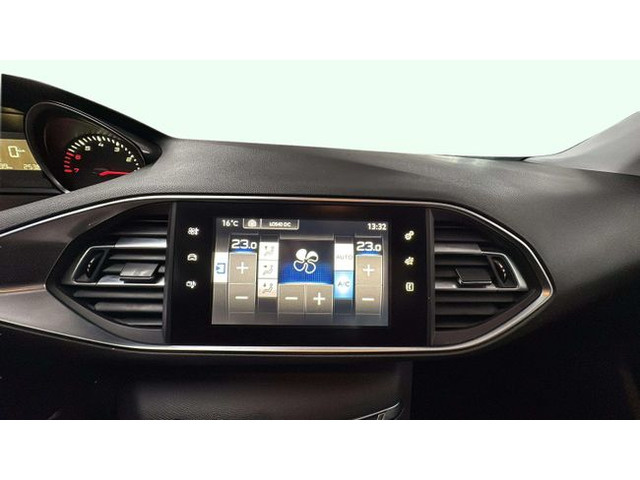 Peugeot308 1.2 PureTech S&S Active 96 kW (130 CV) Vehículo usado en Barcelona - 14