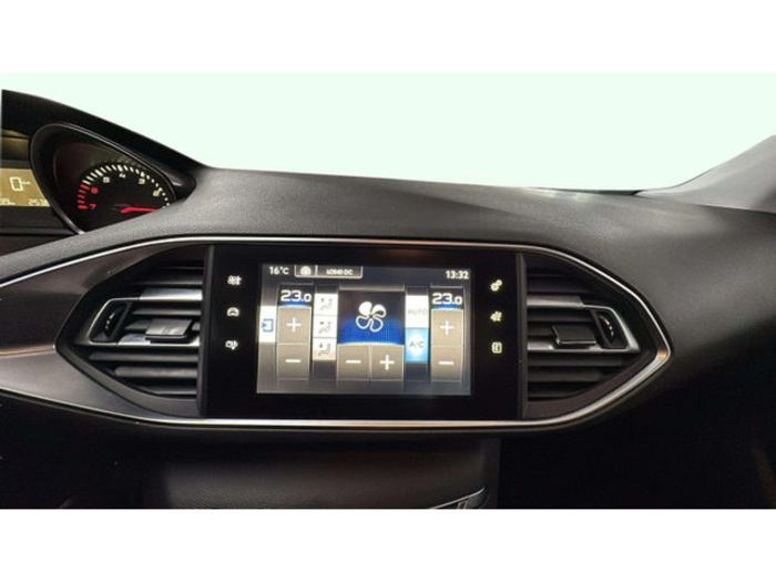 Peugeot308 1.2 PureTech S&S Active 96 kW (130 CV) Vehículo usado en Barcelona - 14 Peugeot308 1.2 PureTech S&S Active 96 kW (130 CV) Vehículo usado en Barcelona - 14