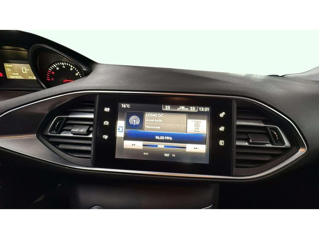 Peugeot308 1.2 PureTech S&S Active 96 kW (130 CV) Vehículo usado en Barcelona - 15