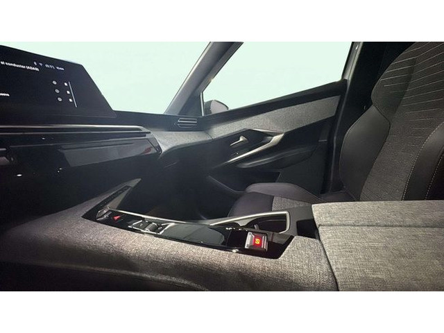 Peugeot5008 Hybrid 1.2 Allure eDCS6 107 kW (145 CV) Vehículo usado en Barcelona - 17