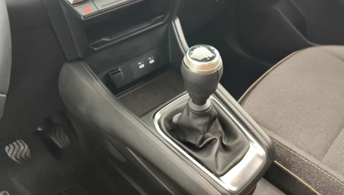 Renault Captur Techno Eco-G 74 kW (100 CV) - 24 Renault Captur Techno Eco-G 74 kW (100 CV) - 24