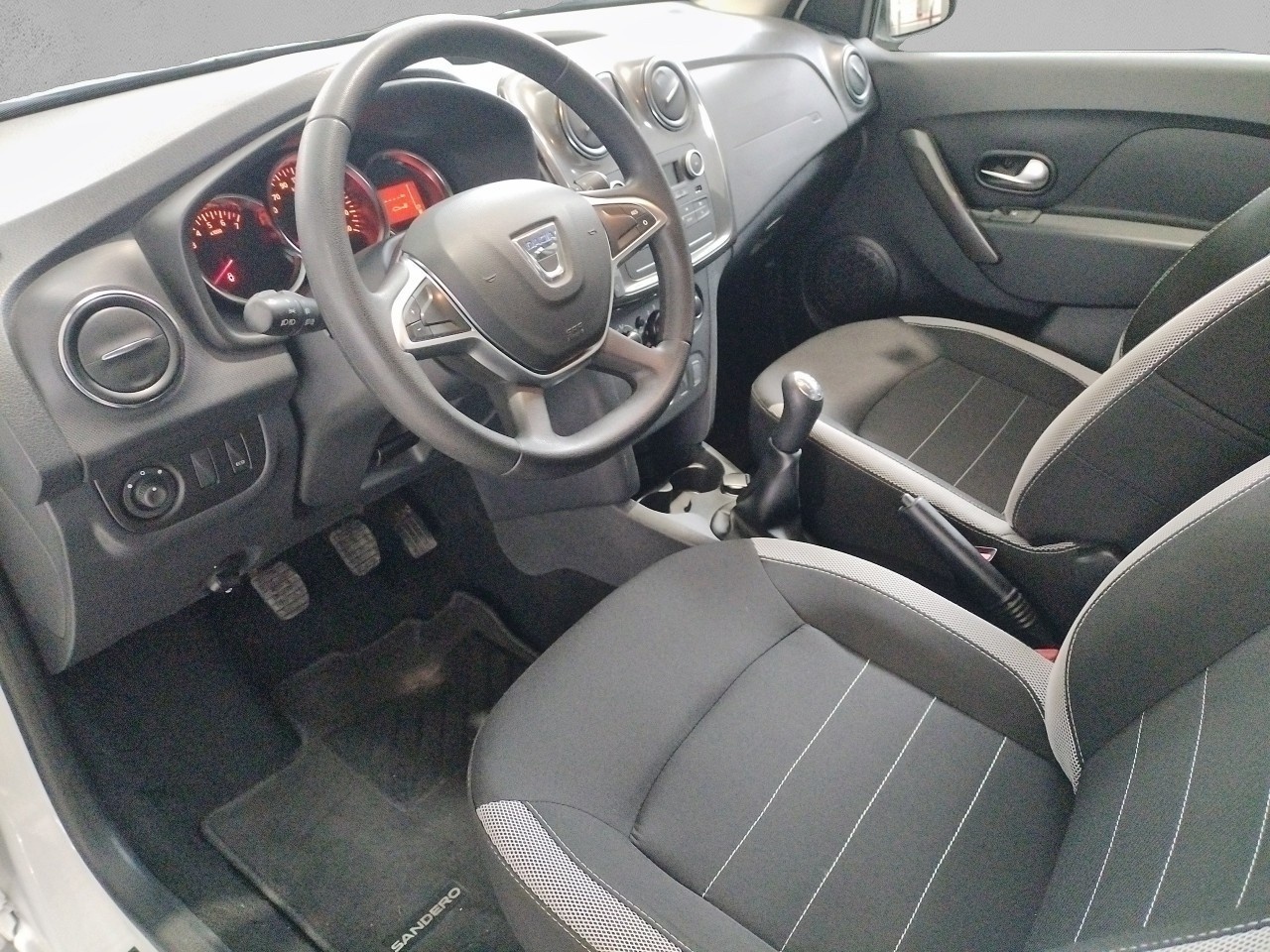 Dacia Sandero Stepway Essential TCe 74 kW (100 CV) - 5