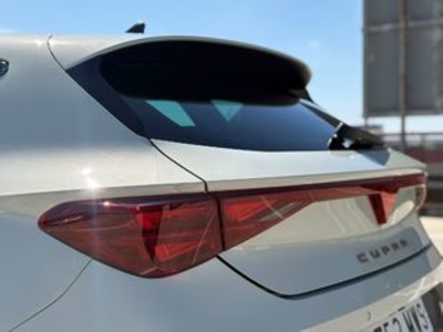 CUPRA León 1.5 eTSI DSG 110 kW (150 CV) CUPRA León 1.5 eTSI DSG 110 kW (150 CV)