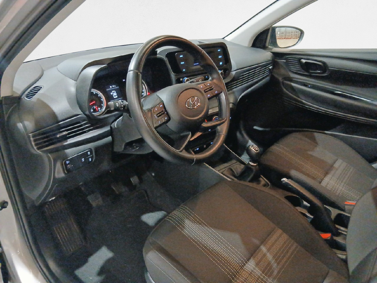 Hyundai i20 1.2 MPI Essence 62 kW (84 CV) - 4