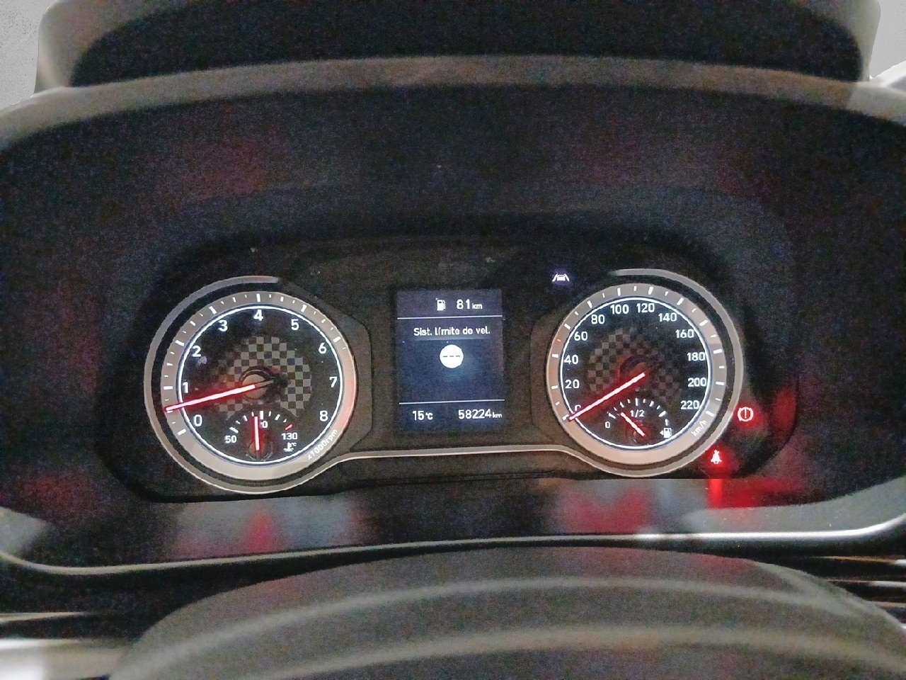 Hyundai i20 1.2 MPI Essence 62 kW (84 CV) - 8