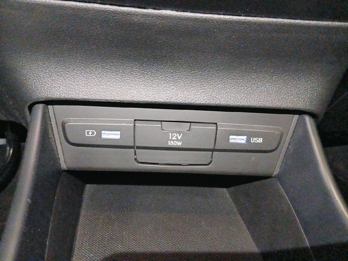 Hyundai i20 1.2 MPI Essence 62 kW (84 CV) - 15 Hyundai i20 1.2 MPI Essence 62 kW (84 CV) - 15