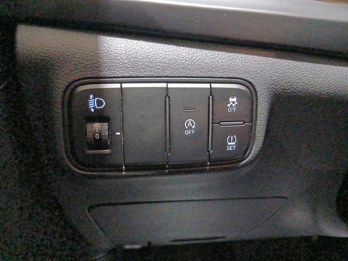 Hyundai i20 1.2 MPI Essence 62 kW (84 CV) - 16 Hyundai i20 1.2 MPI Essence 62 kW (84 CV) - 16