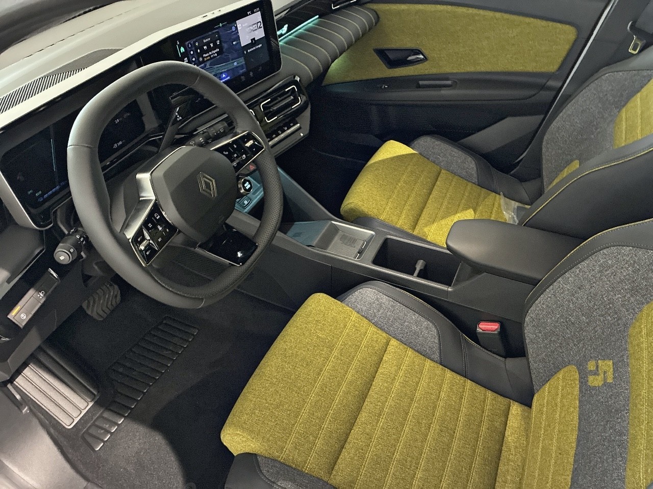 Renault 5 E-Tech Iconic Cinq Autonomía Confort 110 kW (150 CV) - 4