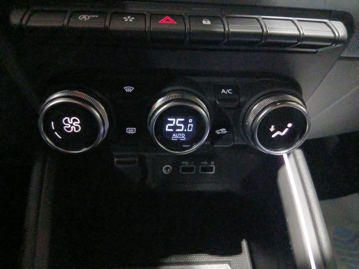 Renault Clio Techno Eco-G 74 kW (100 CV) - 14 Renault Clio Techno Eco-G 74 kW (100 CV) - 14