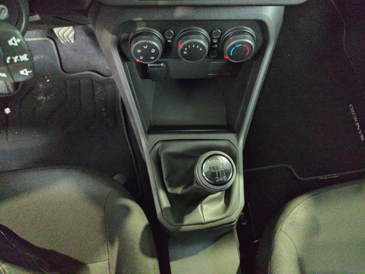 Dacia Sandero Essential TCe 66 kW (91 CV) - 8