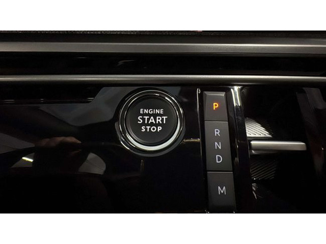 Peugeot5008 Hybrid 1.2 Allure eDCS6 107 kW (145 CV) Vehículo usado en Barcelona - 17