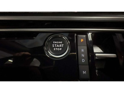 Peugeot 5008 Hybrid 1.2 Allure eDCS6 107 kW (145 CV) Peugeot 5008 Hybrid 1.2 Allure eDCS6 107 kW (145 CV)