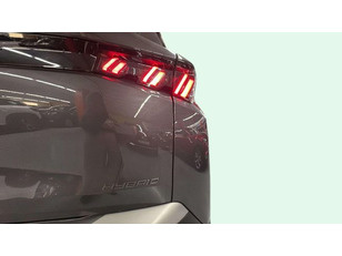 Peugeot 5008 Hybrid 1.2 Allure eDCS6 107 kW (145 CV)