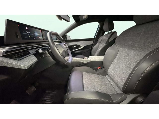 Peugeot5008 Hybrid 1.2 Allure eDCS6 100 kW (136 CV) Vehículo usado en Barcelona - 10