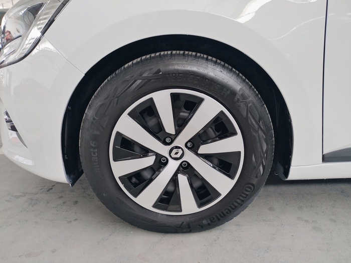 Renault Clio Equilibre TCe 66 kW (90 CV) - 10 Renault Clio Equilibre TCe 66 kW (90 CV) - 10