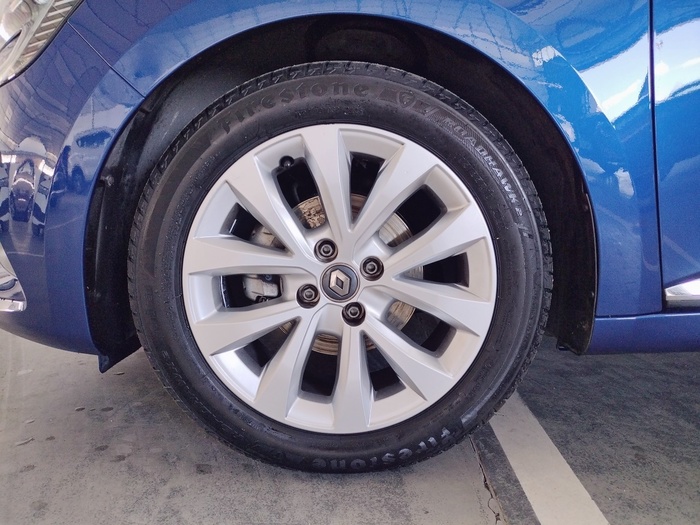 Renault Clio Zen TCe 66 kW (90 CV) - 10 Renault Clio Zen TCe 66 kW (90 CV) - 10