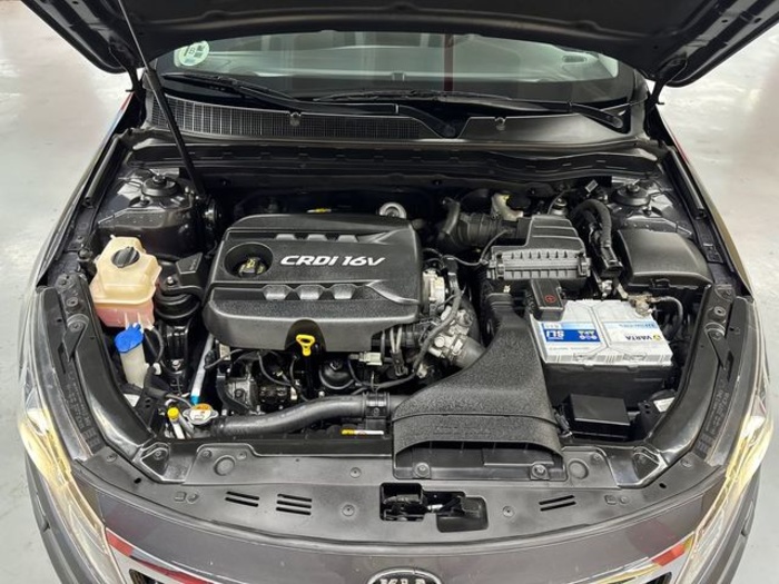 KiaOptima 1.7 CRDi VGT Eco-Dynamics Emotion 100 kW (136 CV) Vehículo usado en Barcelona - 26 KiaOptima 1.7 CRDi VGT Eco-Dynamics Emotion 100 kW (136 CV) Vehículo usado en Barcelona - 26