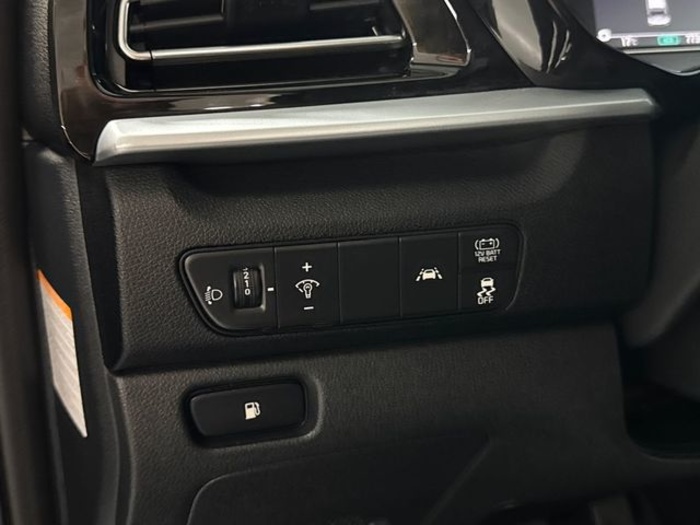 KiaNiro 1.6 GDi HEV Híbrido Drive 104 kW (141 CV) Vehículo usado en Barcelona - 15 KiaNiro 1.6 GDi HEV Híbrido Drive 104 kW (141 CV) Vehículo usado en Barcelona - 15