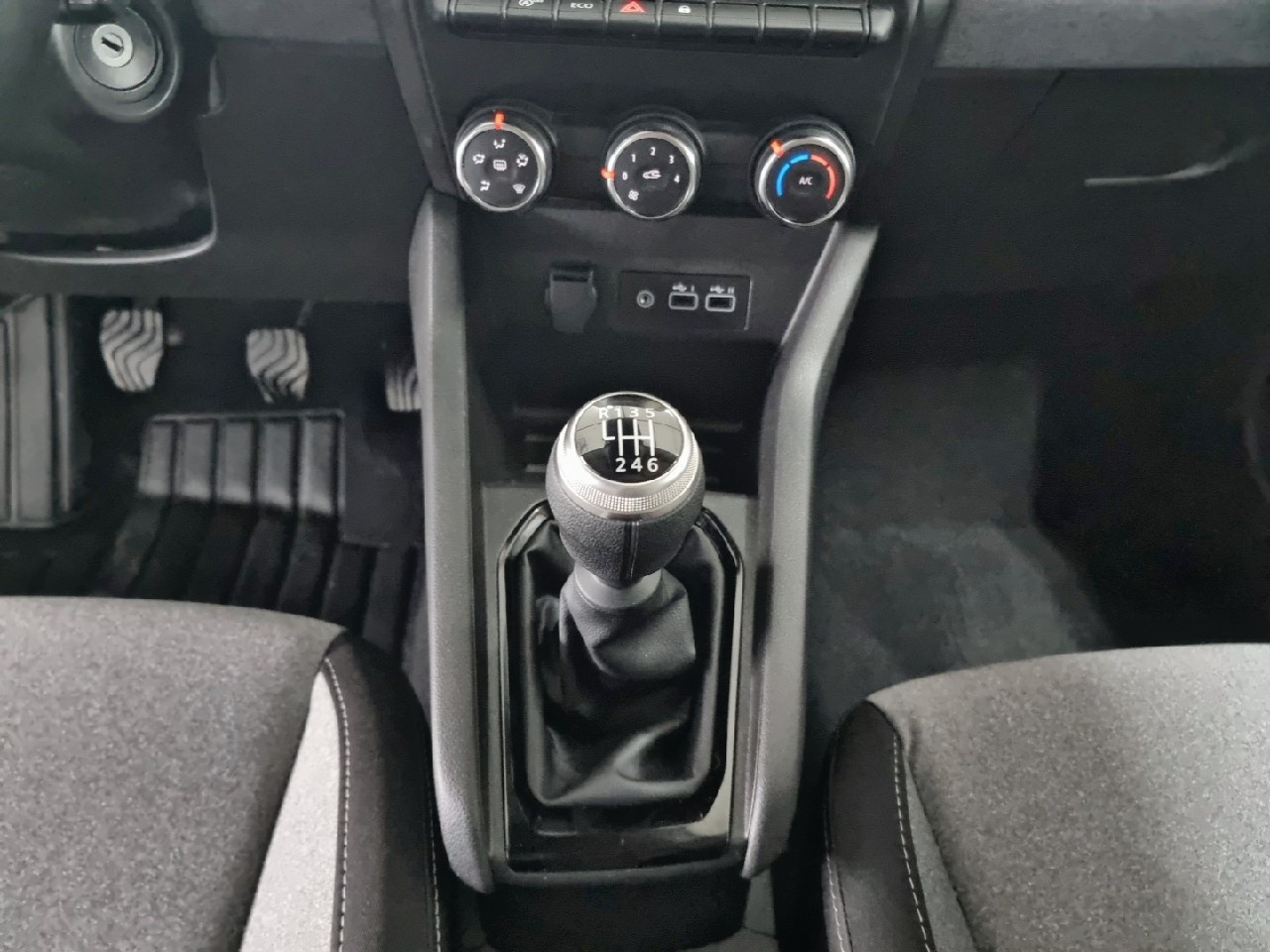 Renault Clio Evolution TCe	74 kW (100 CV) GLP - 7