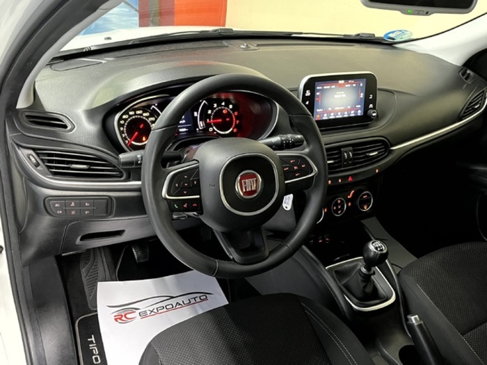 FiatTipo 1.4 T-Jet Gasolina/GLP Easy 88 kW (120 CV) Vehículo usado en Barcelona - 10 FiatTipo 1.4 T-Jet Gasolina/GLP Easy 88 kW (120 CV) Vehículo usado en Barcelona - 10