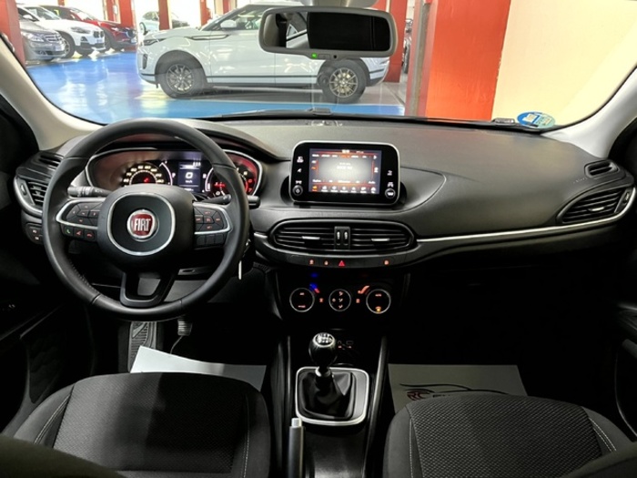 FiatTipo 1.4 T-Jet Gasolina/GLP Easy 88 kW (120 CV) Vehículo usado en Barcelona - 12 FiatTipo 1.4 T-Jet Gasolina/GLP Easy 88 kW (120 CV) Vehículo usado en Barcelona - 12
