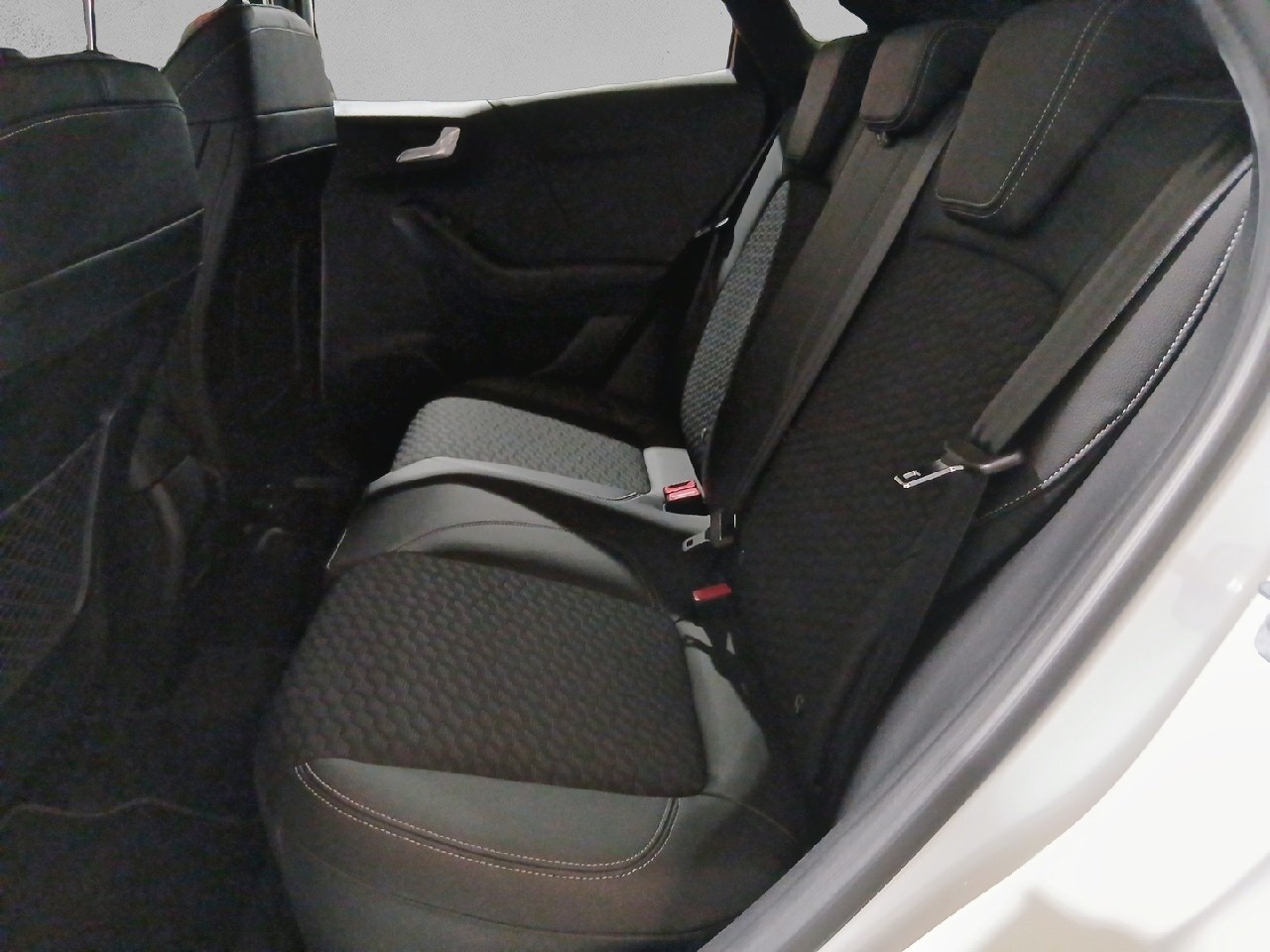 Ford Puma 1.0 EcoBoost MHEV Titanium Design 92 kW (125 CV) - 9