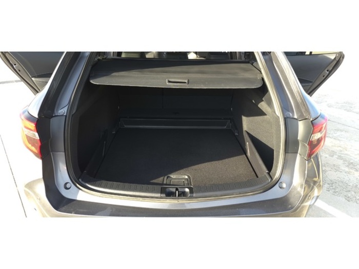 ToyotaCorolla Touring Sports 140H Style 103 kW (140 CV) Vehículo usado en Barcelona - 8 ToyotaCorolla Touring Sports 140H Style 103 kW (140 CV) Vehículo usado en Barcelona - 8