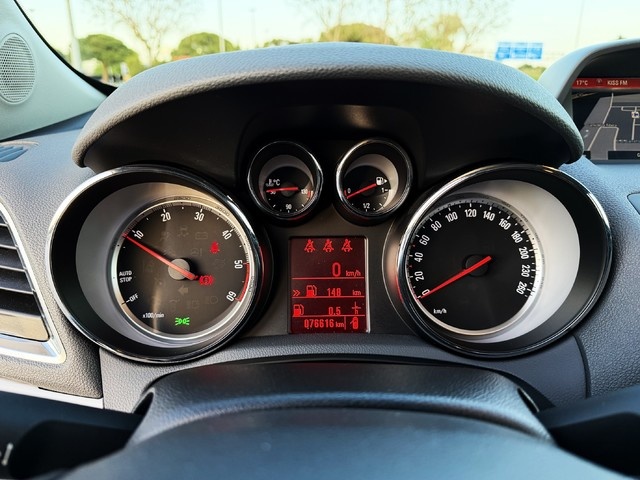 OpelMokka 1.6 CDTI S&S Excellence 4x2 100 kW (136 CV) Vehículo usado en Barcelona - 17 OpelMokka 1.6 CDTI S&S Excellence 4x2 100 kW (136 CV) Vehículo usado en Barcelona - 17