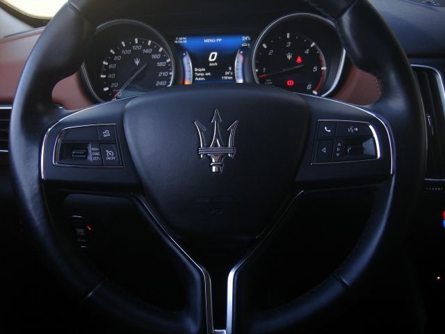 MaseratiLevante 3.0 Diesel 202 kW (275 CV) Vehículo usado en Barcelona - 16