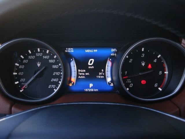 MaseratiLevante 3.0 Diesel 202 kW (275 CV) Vehículo usado en Barcelona - 17