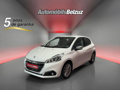 Peugeot 208 PureTech 82 Allure 60 kW (82 CV) Peugeot 208 PureTech 82 Allure 60 kW (82 CV)