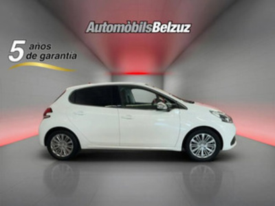 Peugeot 208 PureTech 82 Allure 60 kW (82 CV) Peugeot 208 PureTech 82 Allure 60 kW (82 CV)