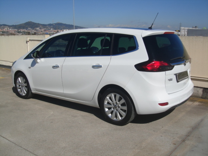 OpelZafira Tourer 2.0 CDTi S/S Ecoflex Excellence 96 kW (130 CV) Vehículo usado en Barcelona - 4 OpelZafira Tourer 2.0 CDTi S/S Ecoflex Excellence 96 kW (130 CV) Vehículo usado en Barcelona - 4