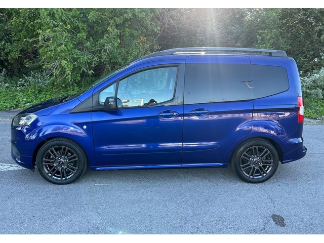 FordTourneo Courier 1.0 EcoBoost Titanium 74 kW (100 CV) Vehículo usado en Barcelona - 2