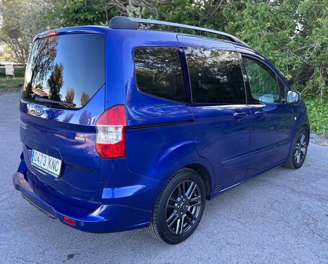 FordTourneo Courier 1.0 EcoBoost Titanium 74 kW (100 CV) Vehículo usado en Barcelona - 5